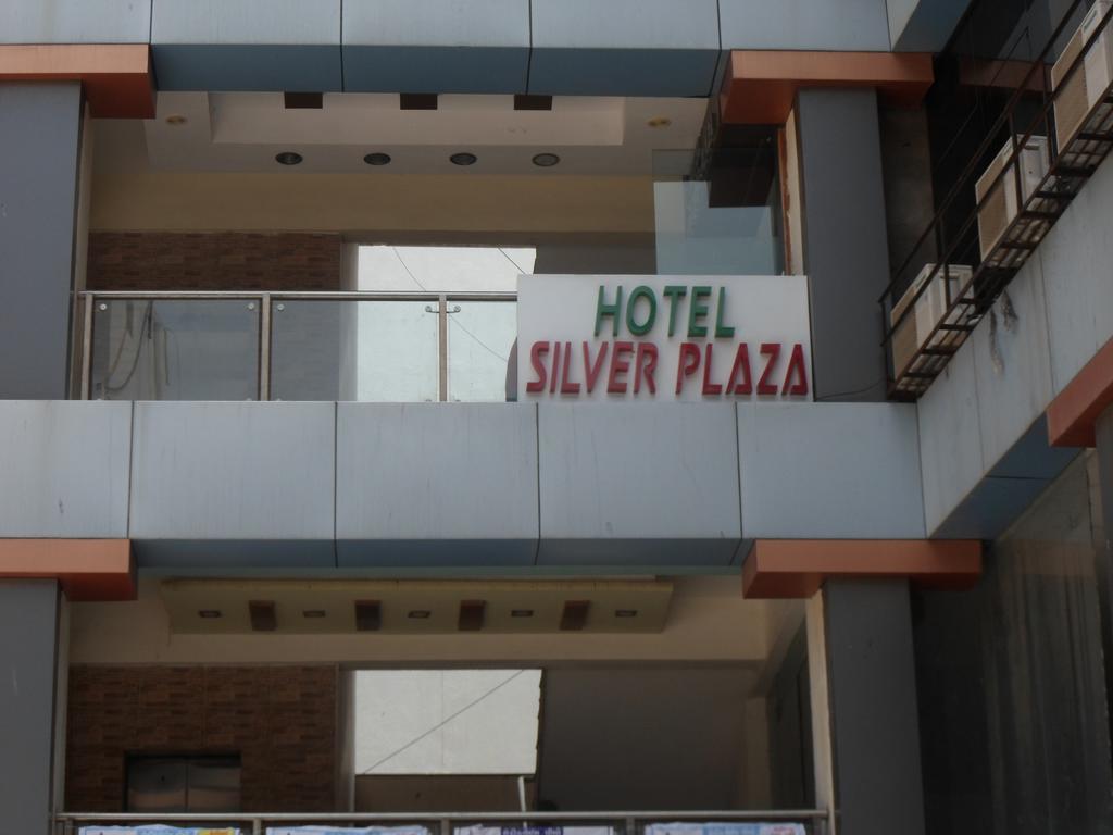 Hotel Silver Plaza Ahmedabad Exterior foto