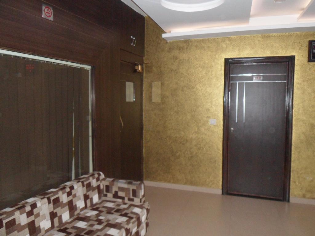 Hotel Silver Plaza Ahmedabad Exterior foto